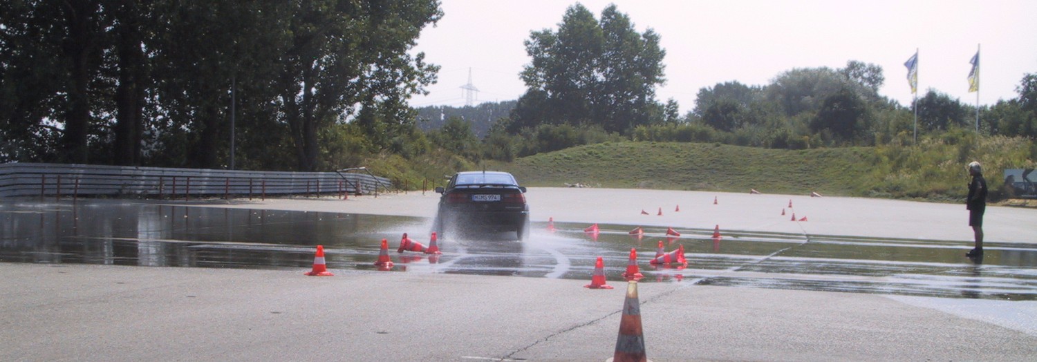 Aquaplaningtest beim Kurvenfahren - Corrado