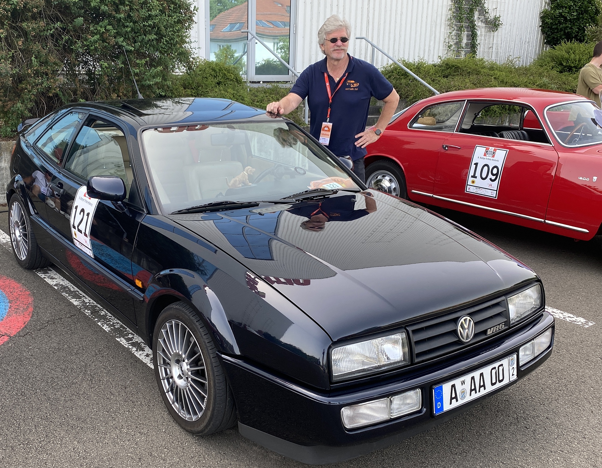 Klaus Schwarzstein mit seinem 94er VR6 vor dem Start zur zweiten Etappe.